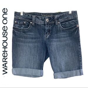 WEARHOUSE One Light Blue Wash Mid Rise Denim Shorts Size 31